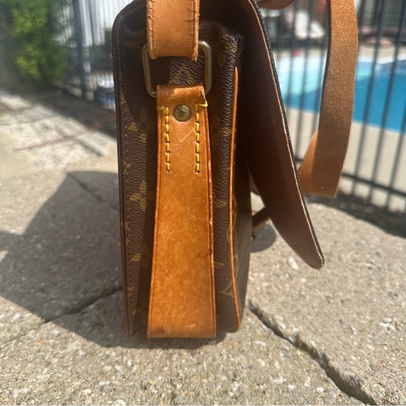 Louis Vuitton Monogram Cartouchiere GM - Picture 6 of 15